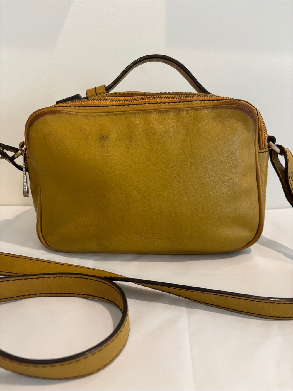 HUGO BOSS vintage leather crossbody bag purse camera bag golden yellow unisex